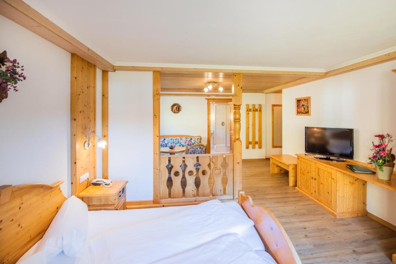 Hotel Winklerhof Holzgau Dış mekan fotoğraf