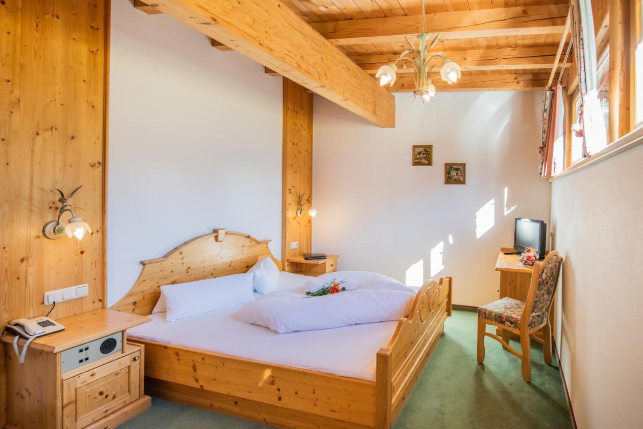 Hotel Winklerhof Holzgau Dış mekan fotoğraf